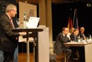 Das deutsch-tschechische Gesprächsforum am 05.11.11 unter Leitung von PSt Dr. Max Stadler (links) im Großen Redeoutensaal in Passau war ein voller Erfolg. Auf dem Podium diskutierte auch Bundesverfassungsrichter Prof. Dr. Andreas Paulus (ganz links).