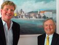 Bei einem Besuch im BMJ konnte sich FDP-Stadtrat Andreas Dittlmann davon überzeugen, dass Dr. Max Stadler von seinem Berliner Schreibtisch aus die Passauer Heimat immer fest im Blick hat.