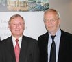 Justizstaatssekretär Dr. Max Stadler (Mitte), begeisterter Schachamateur in Haselbach, hat bei seiner Rede zum 45. Todestag von Thomas Dehler in Bamberg Schachgroßmeister Dr. Helmut Pfleger (rechts) erstmals persönlich getroffen.