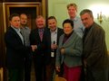 Dr. Daniel Volk diskutierte über die Steuerpolitik der Bundesregierung in Passau (v.l.) Korbinian Faltner, Johann Haidl, Dr. Max Stadler, Dr. Daniel Volk, Ingrid Splitgerber, Andreas Dittlmann und Ralf Wimmer.